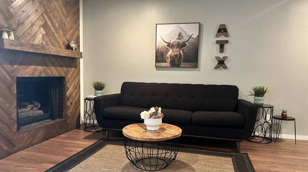 3 BR in Austin