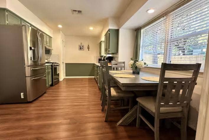 3 BR in Austin