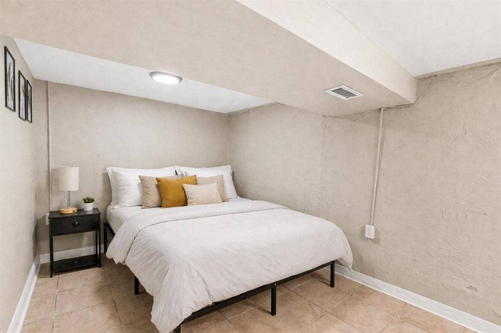 6 BR in Baltimore