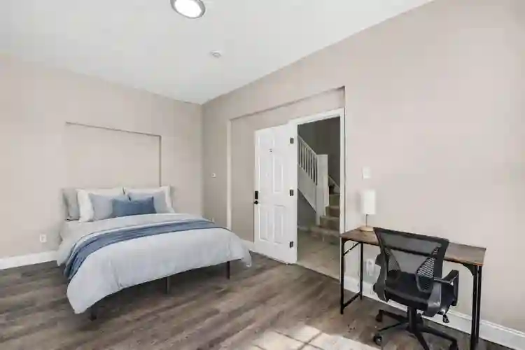 6 BR in Baltimore