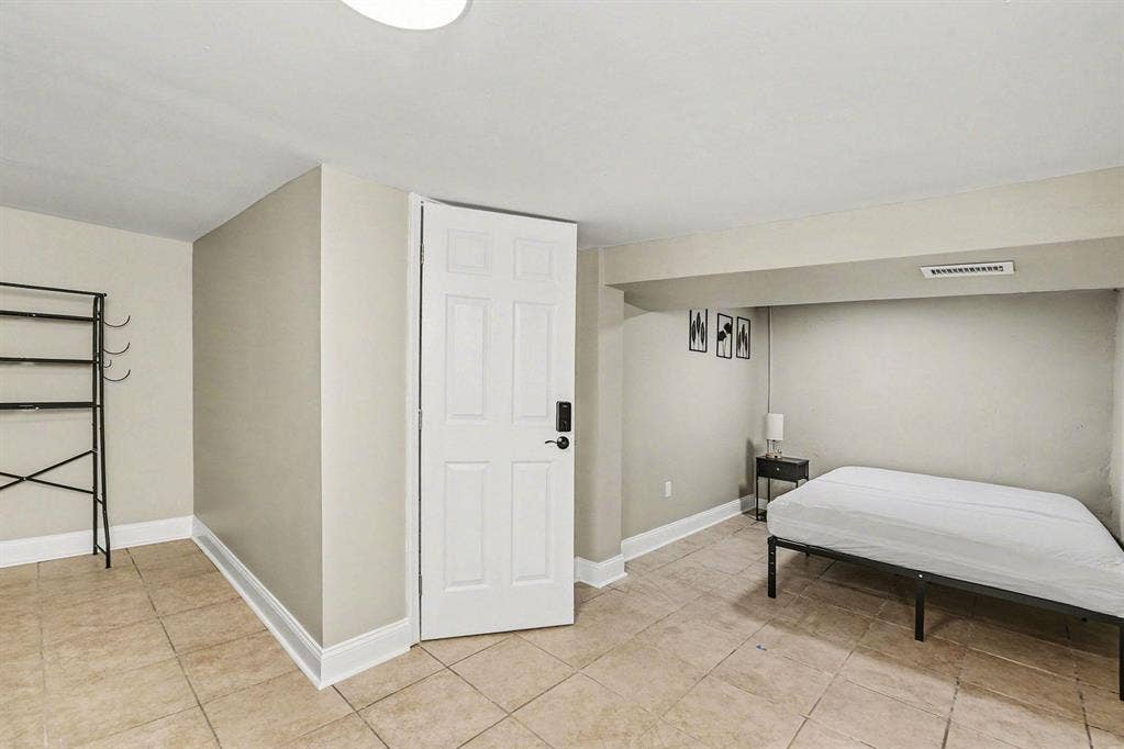 6 BR in Baltimore