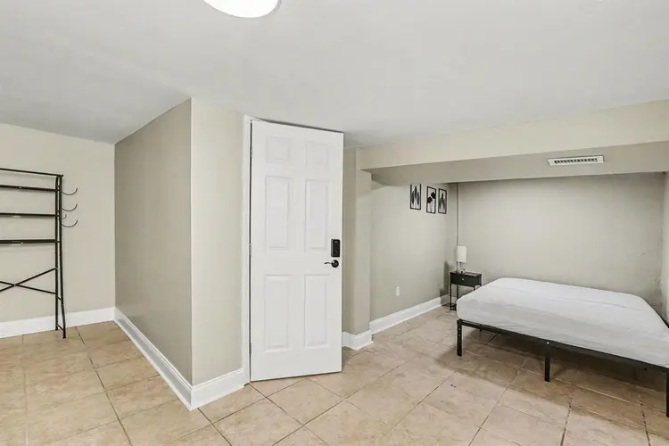 7 BR in Baltimore