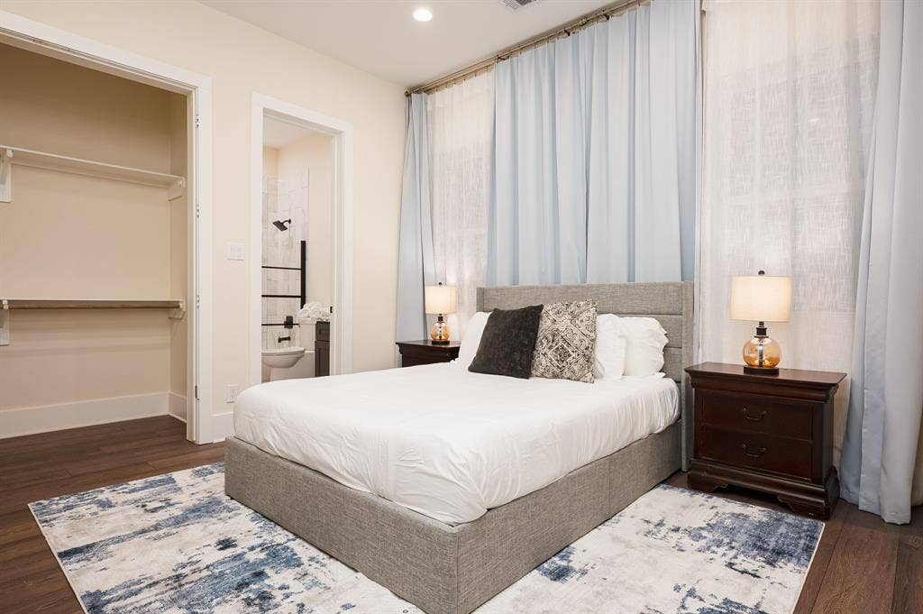 3 BR in Houston