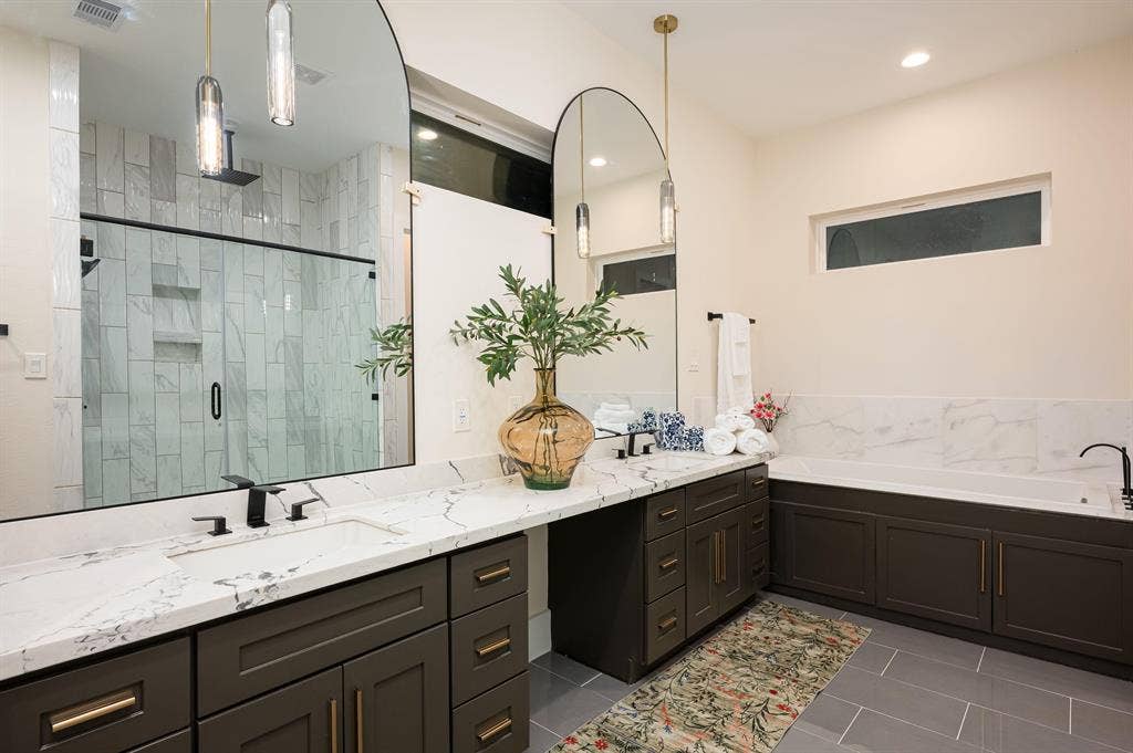 3 BR in Houston