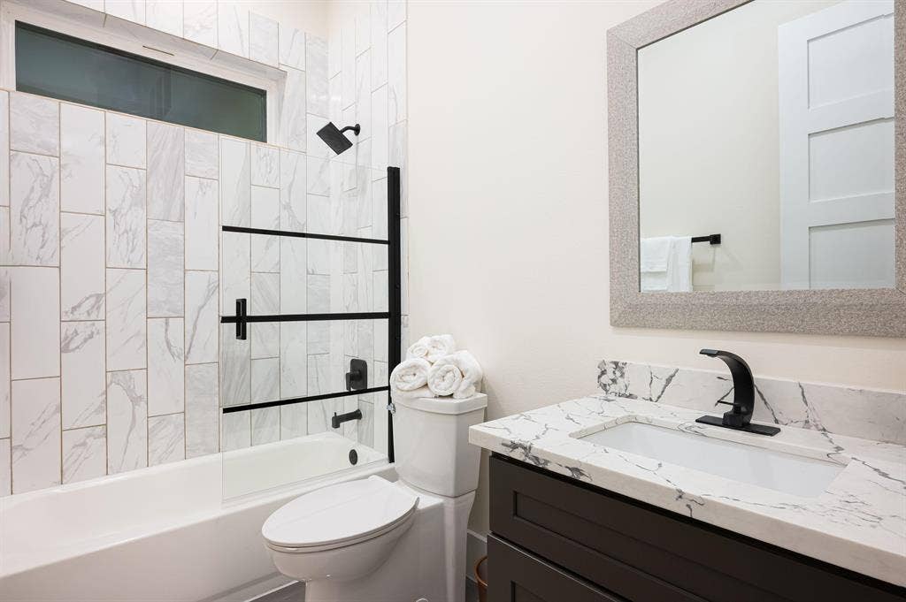 3 BR in Houston