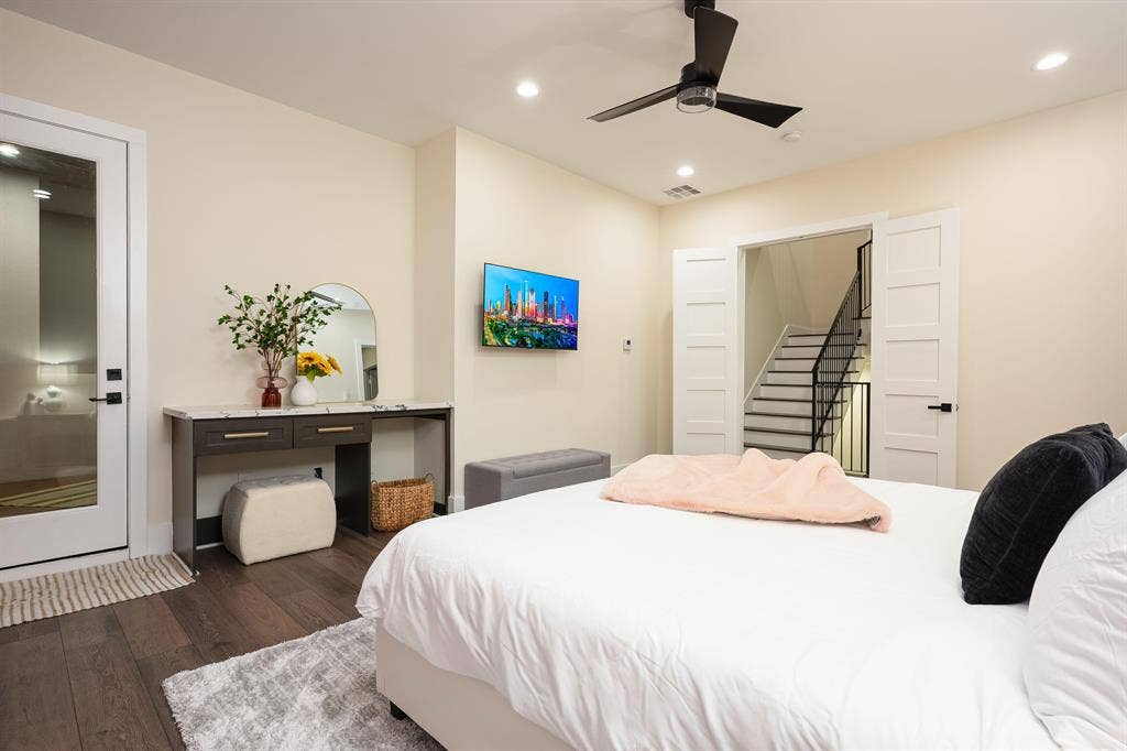 3 BR in Houston