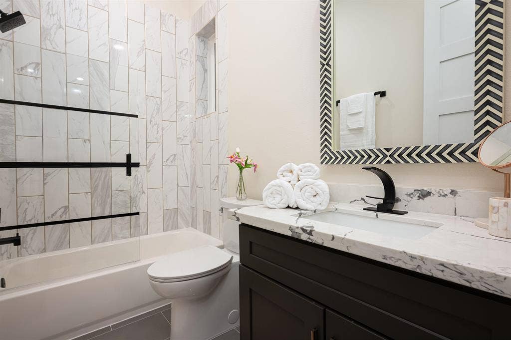 3 BR in Houston