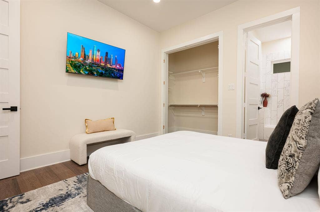 3 BR in Houston
