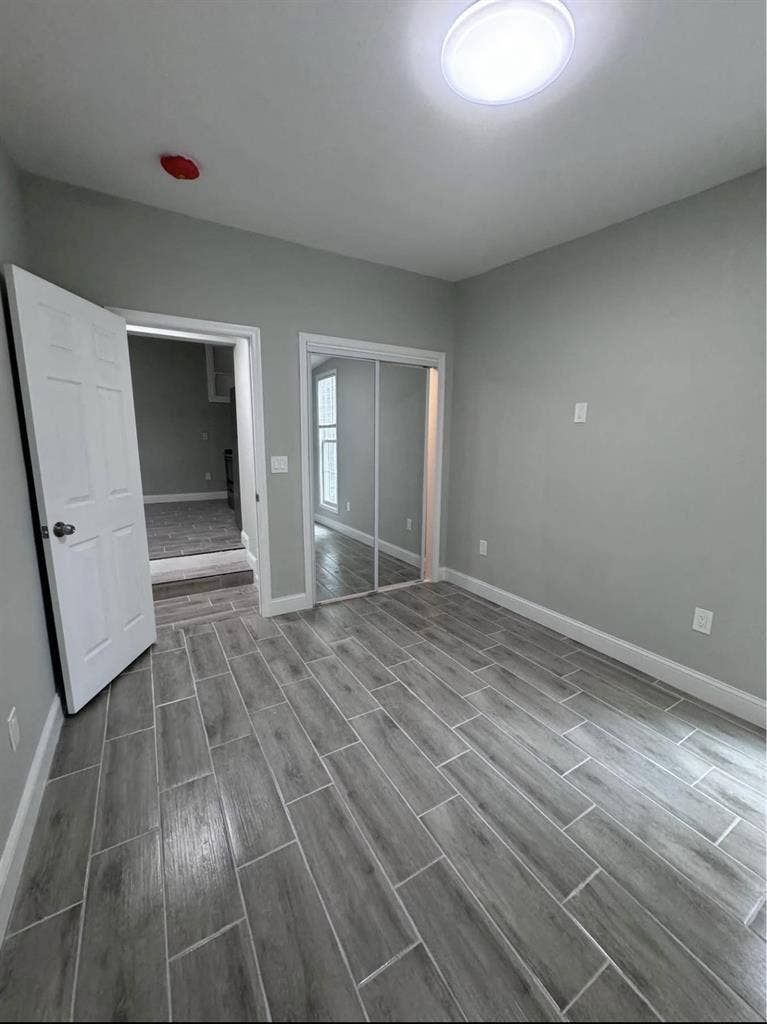 Room New Carrollton near