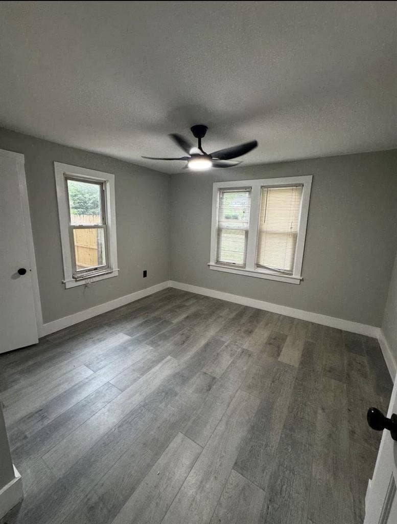 Room college park utility included