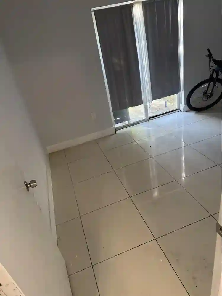 Room for Rent in Miamii