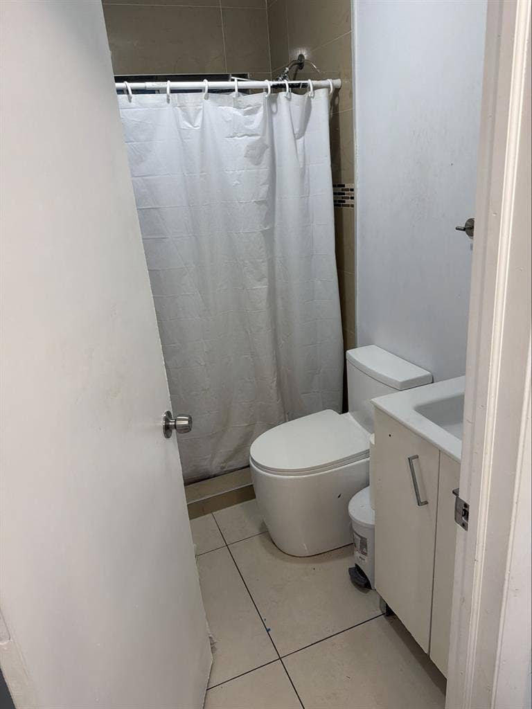 Room for Rent in Miamii