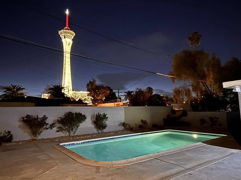 6 BR in Las Vegas