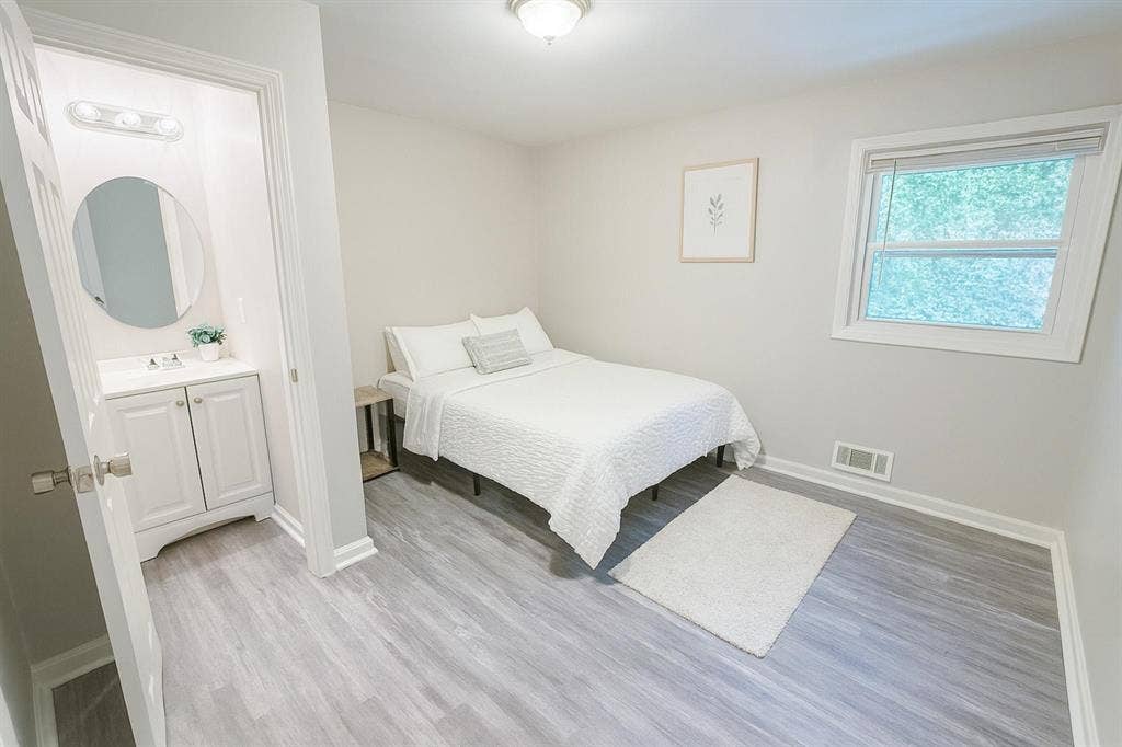 9 BR in College Park