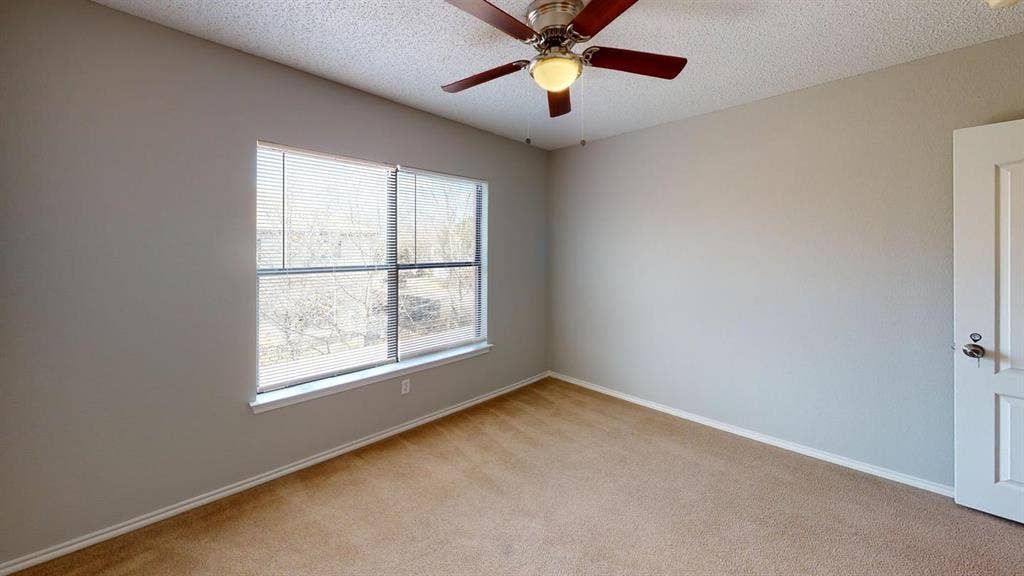 1 BR in Austin