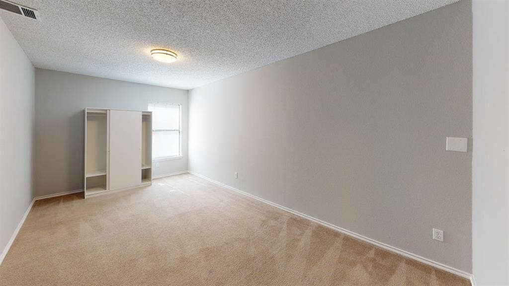1 BR in Austin