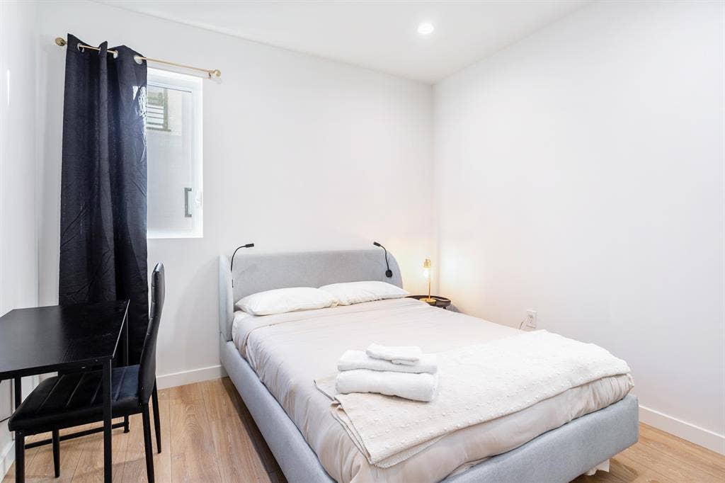4 BR in Los Angeles