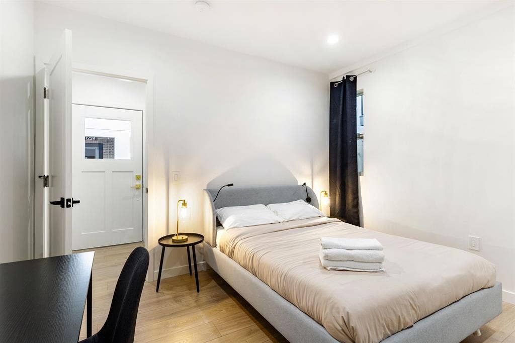 4 BR in Los Angeles