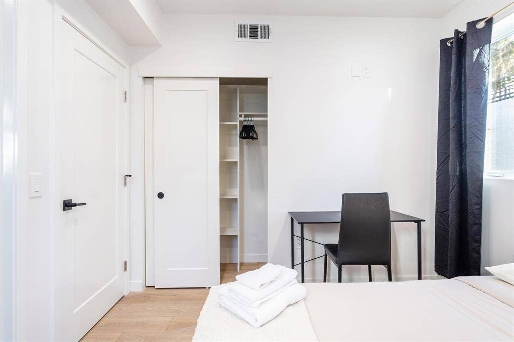 4 BR in Los Angeles