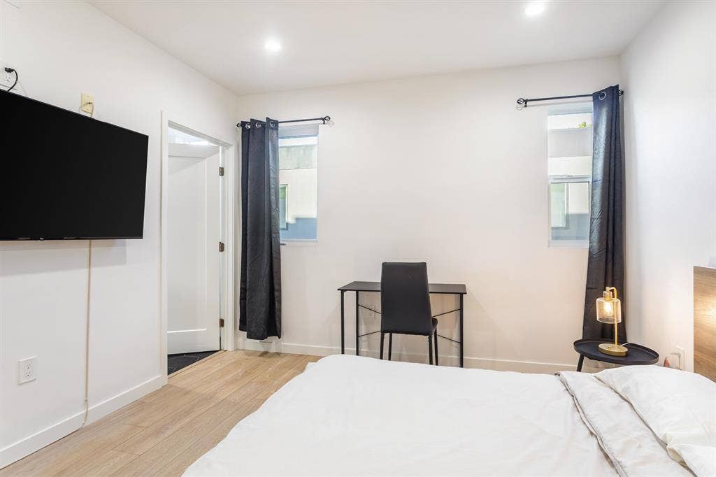 4 BR in Los Angeles
