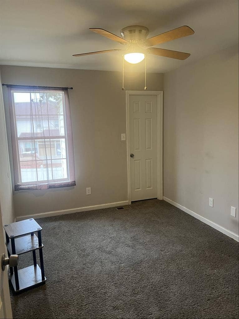 Cozy room for rent