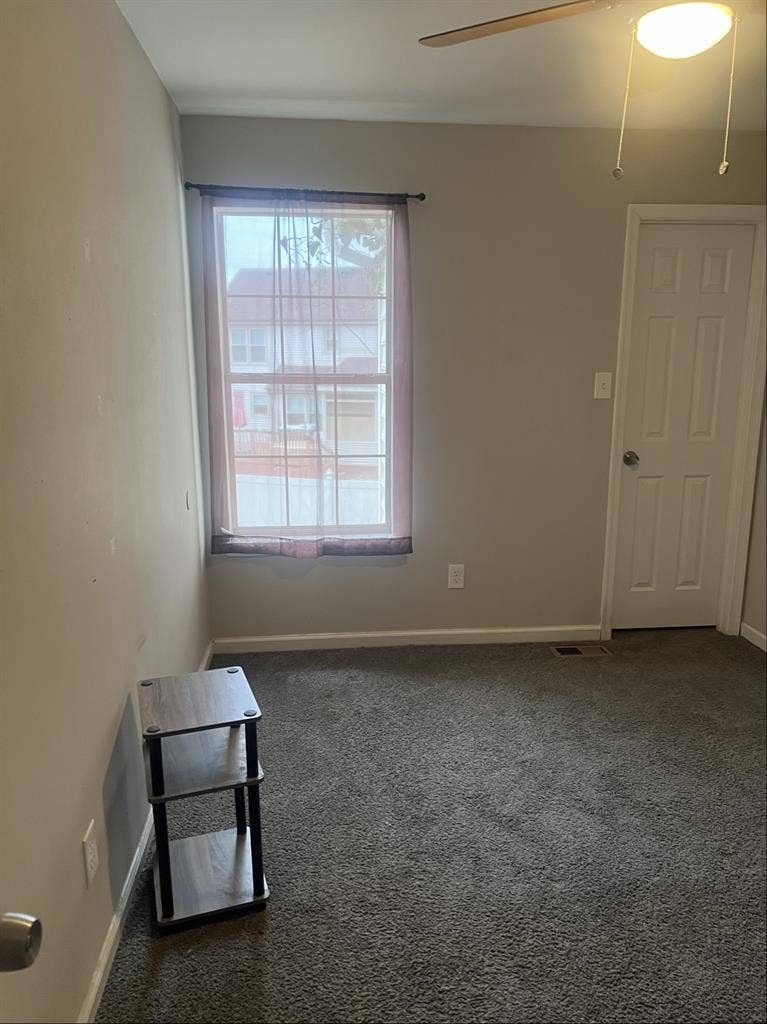 Cozy room for rent