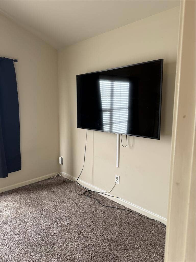 Own room with TV walk in closet,