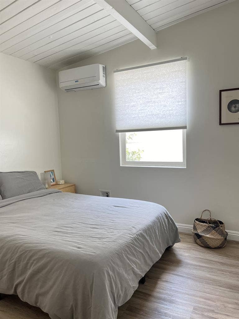 Room in lovely Pasadena home