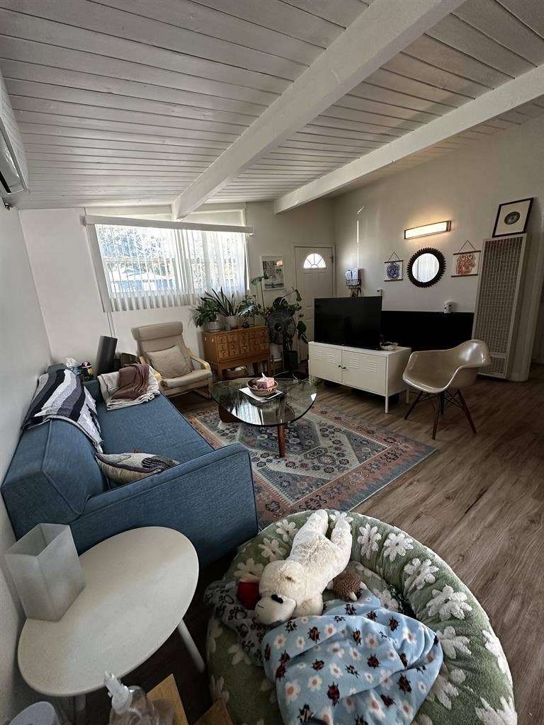 Room in lovely Pasadena home