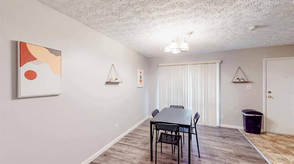 7 BR in Forest Park