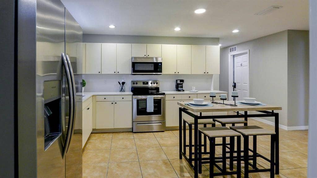 7 BR in Tampa