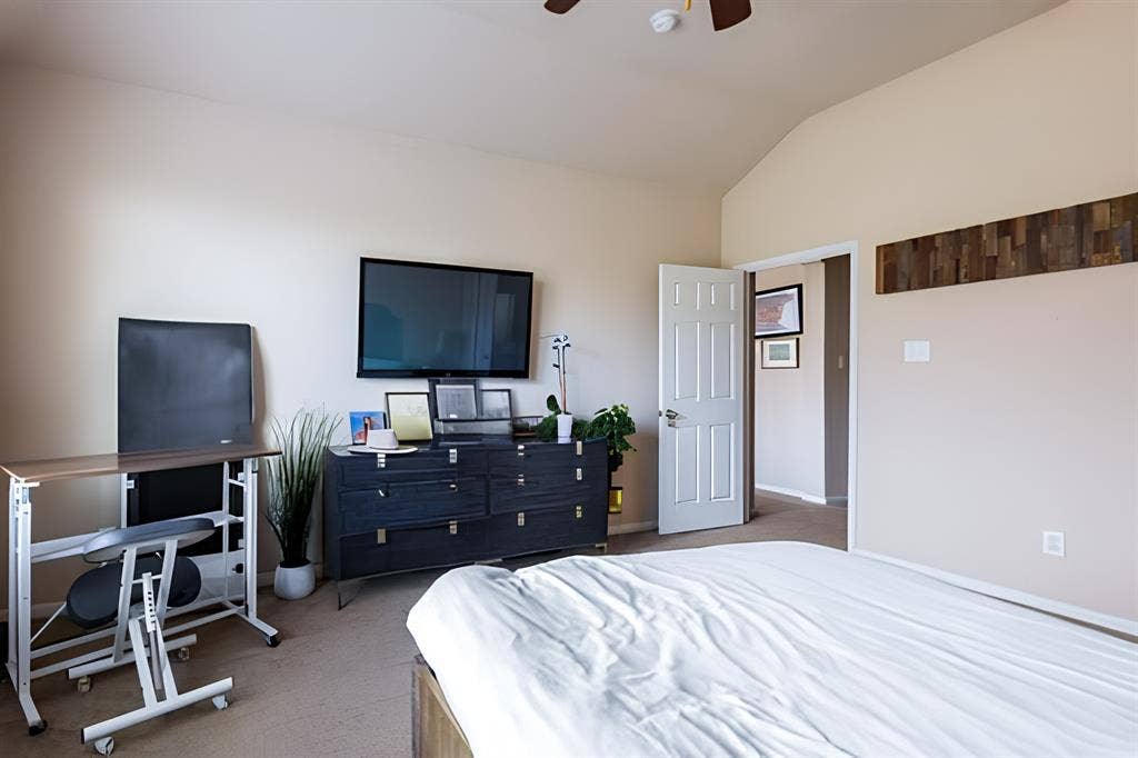 3 BR in Austin