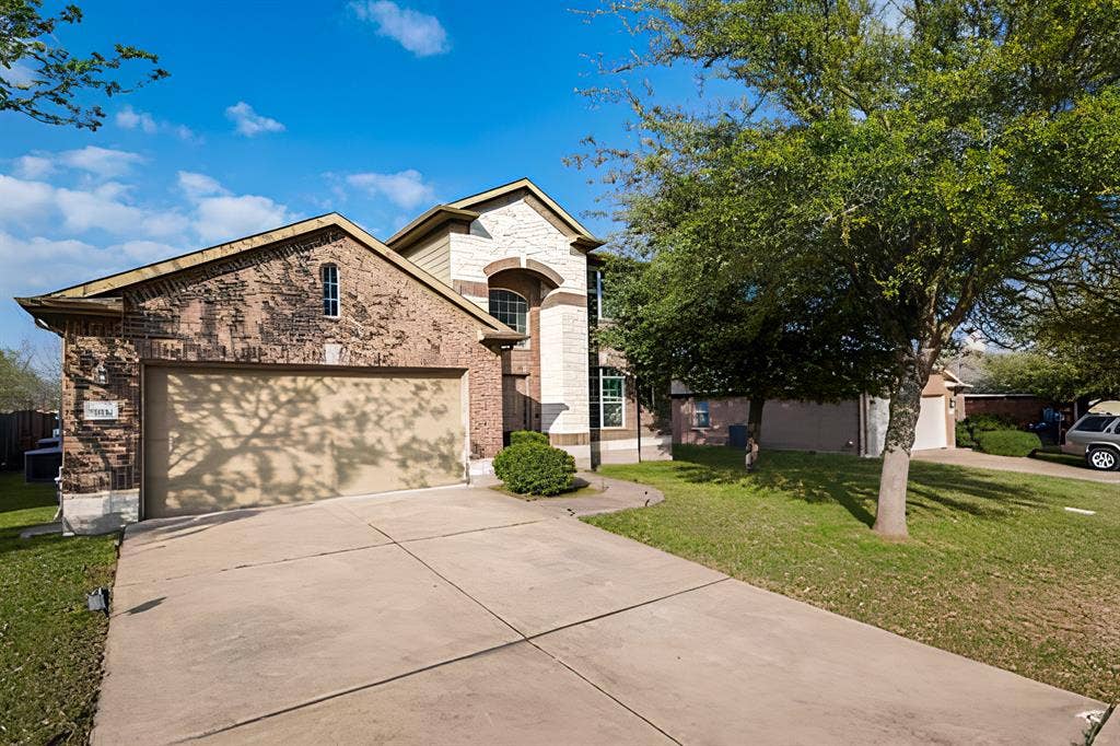 3 BR in Austin