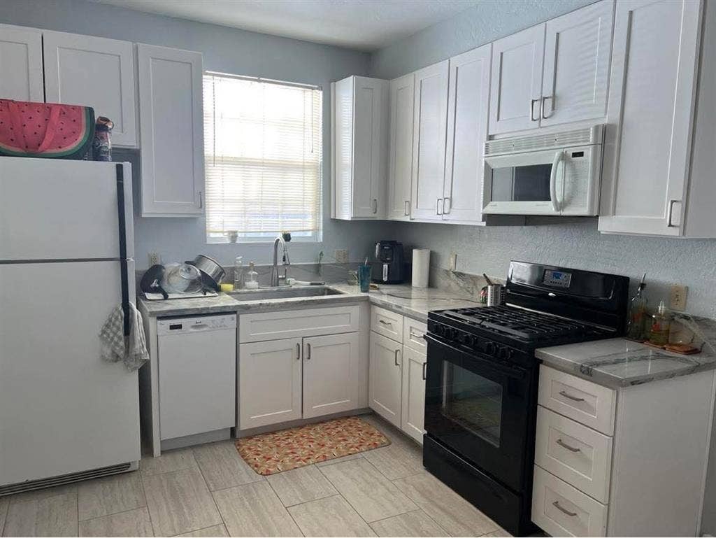 Spacious home & yard in Curtis Park