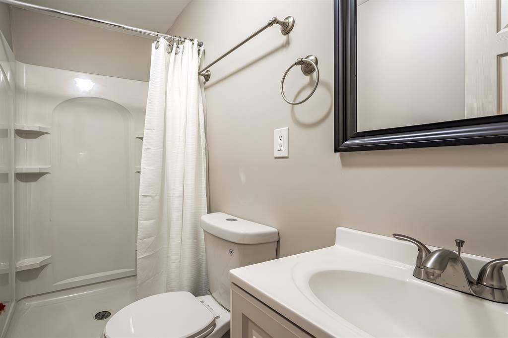 10 BR in Riverdale