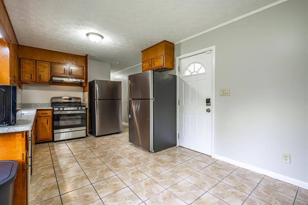 10 BR in Riverdale