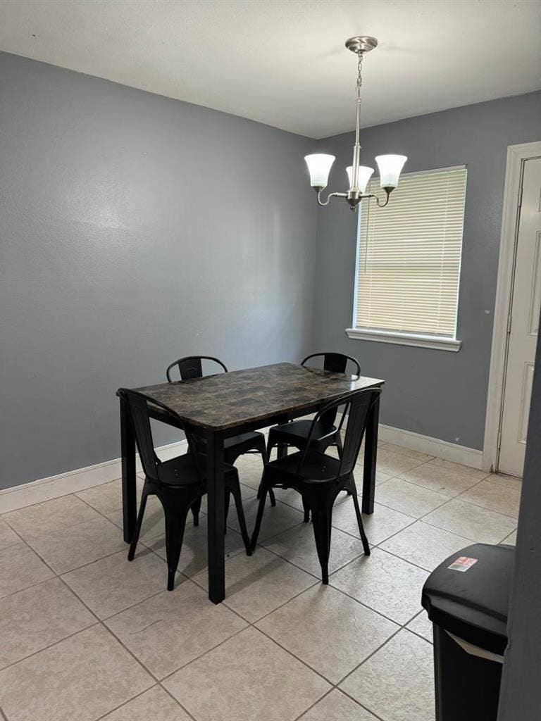 4 BR in Houston