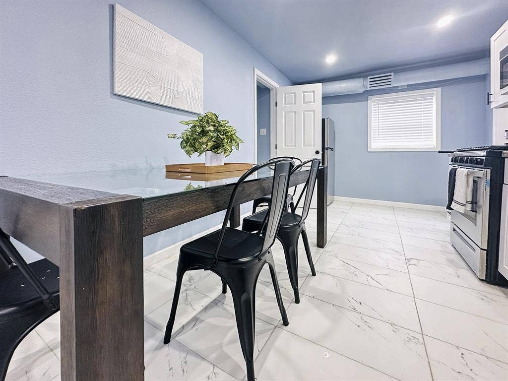 3 BR in Houston