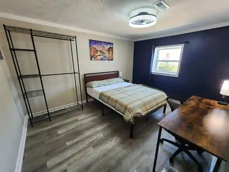 9 BR in Stone Mountain