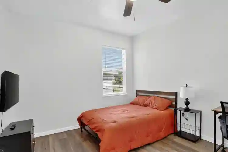 4 BR in Oviedo