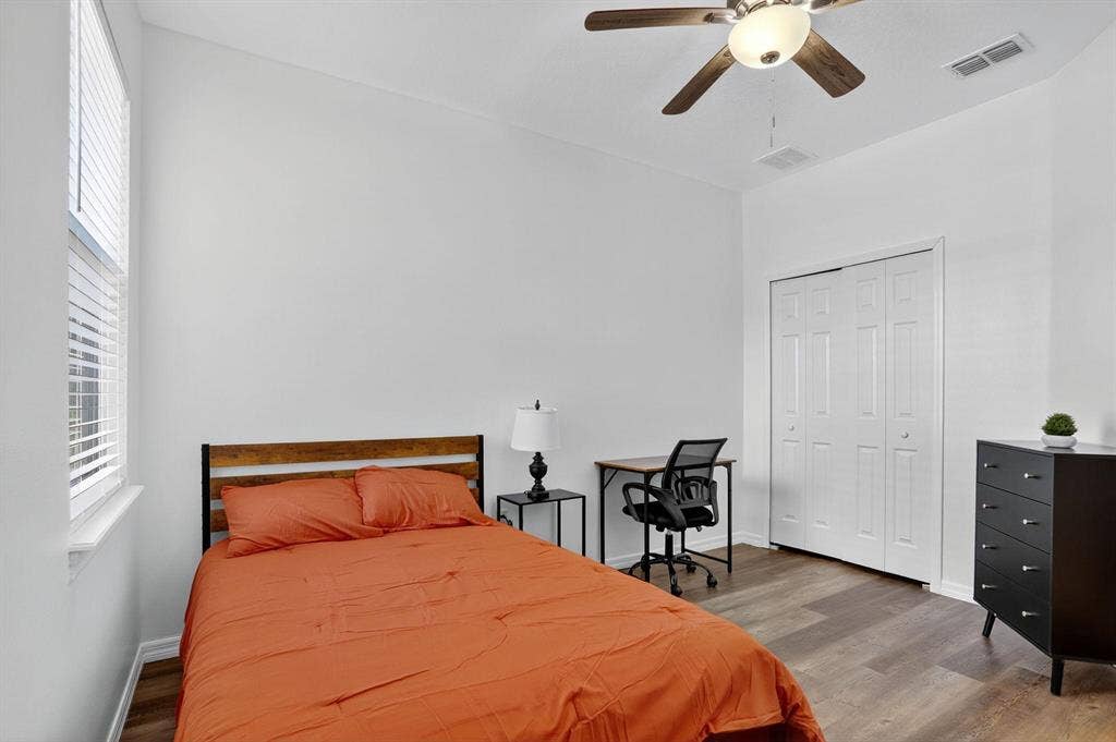 4 BR in Oviedo