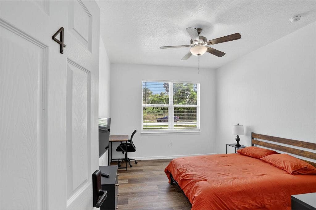 4 BR in Oviedo