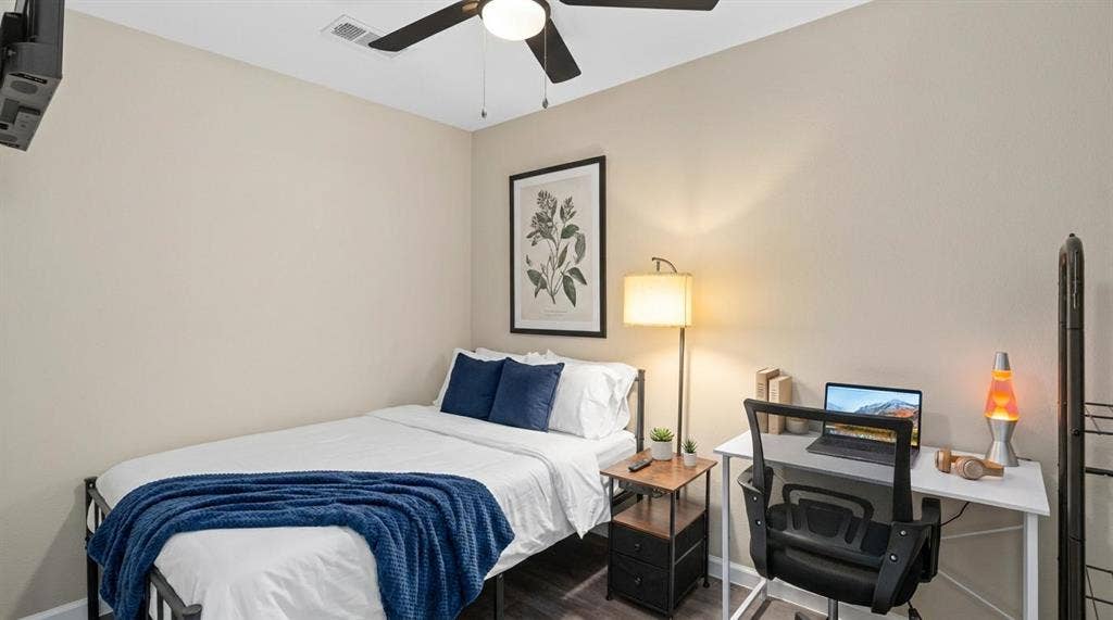 3 BR in Dallas