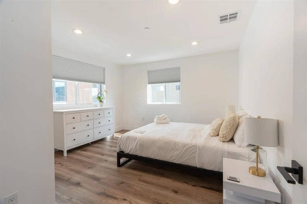 5 BR in Los Angeles
