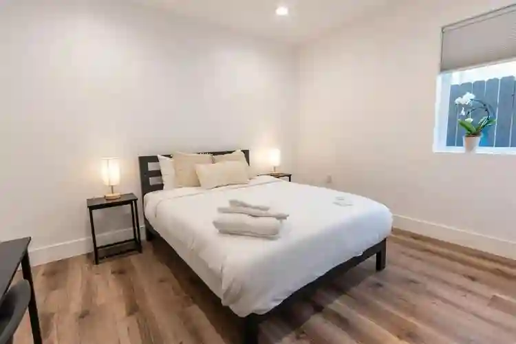 5 BR in Los Angeles