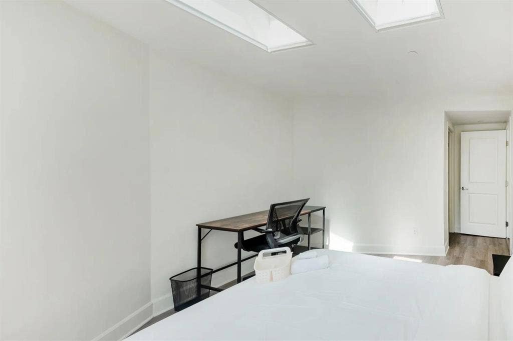 6 BR in Los Angeles