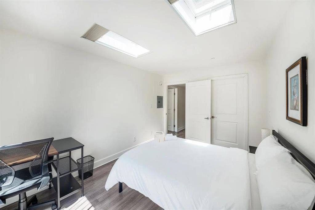 6 BR in Los Angeles