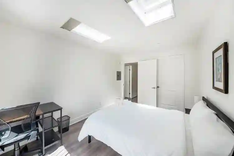 6 BR in Los Angeles