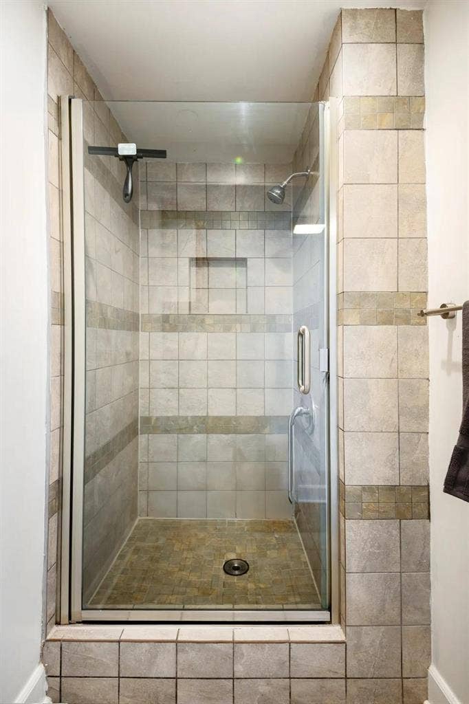 6 BR in Los Angeles