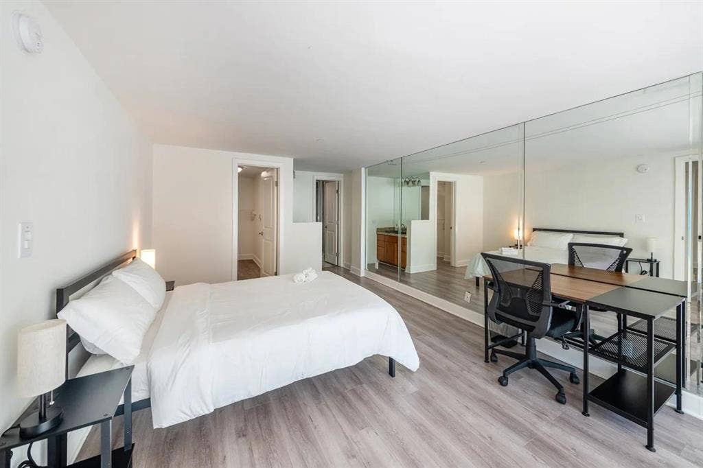 6 BR in Los Angeles